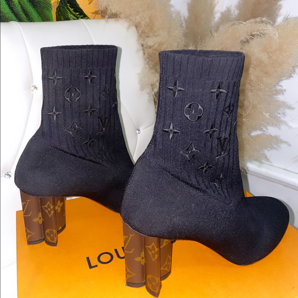 LOUIS VUITTON SILHOUETTE ANKLE BOOT